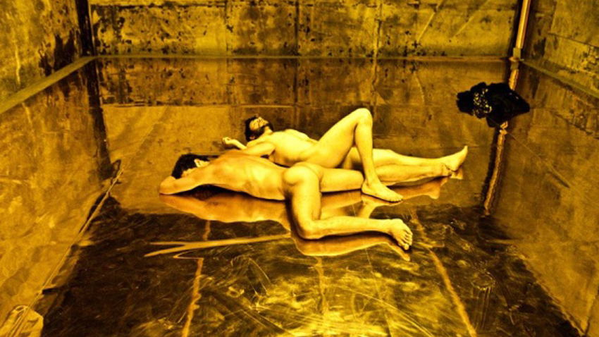 «Ντυμένοι-γυμνοί»: 25 Χρόνια Κωνσταντίνος Ρήγος & Χοροθέατρο Οκτάνα