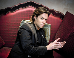 Rufus Wainwright // Α baroque pop universe