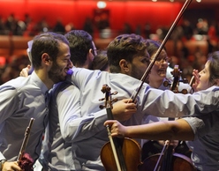 Στυλ και Χορός στο Πέρασμα του Χρόνου | Ελληνική Ορχήστρα Νέων