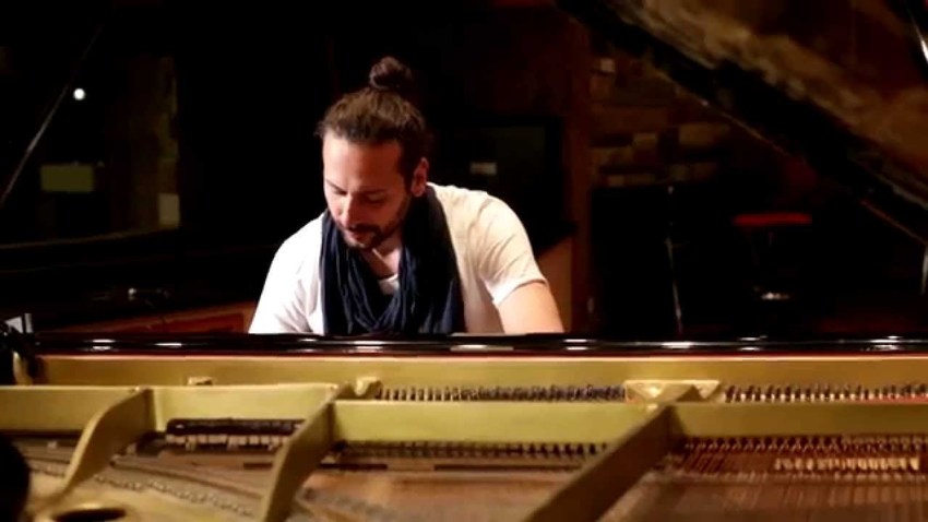 ‘Contrasts’ | Solo Piano από τον Στάθη Άννινο