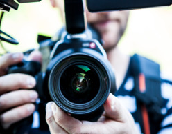 Με τα μάτια ανοιχτά | Το Ελληνικό Ντοκιμαντέρ επιστρέφει!