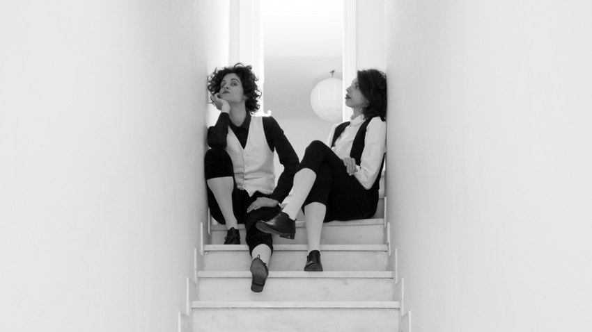 Οι γάτες πέθαναν | Μαρία Αποστολακέα