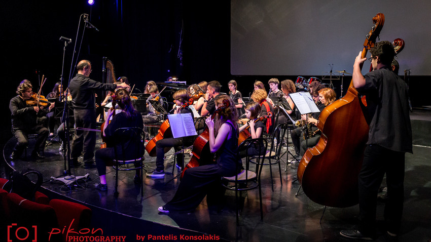 Σχεδόν Πρωτοχρονιά... με την UNDERGROUND YOUTH ORCHESTRA