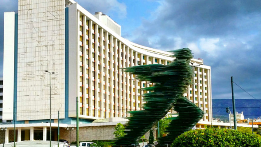 Τέχνη για τα 100 χρόνια του Hilton