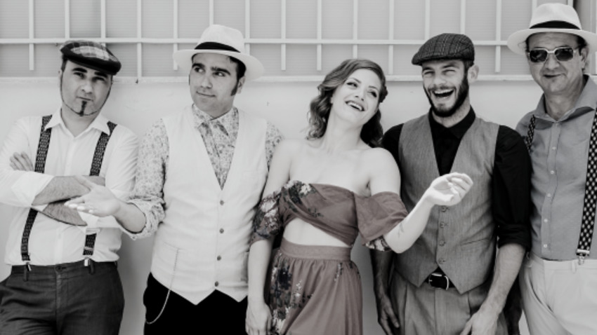 Back on the roof with «The Swingin’ Cats»!