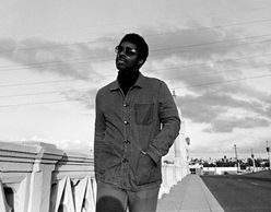 Ένα soulful σύμπαν από τον Curtis Harding!