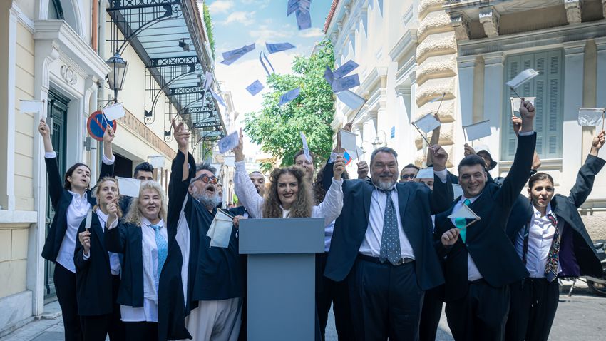  «Εκκλησιάζουσες: Η λαϊκή οπερέτα» | Σκην.: Μαριάννα Κάλμπαρη