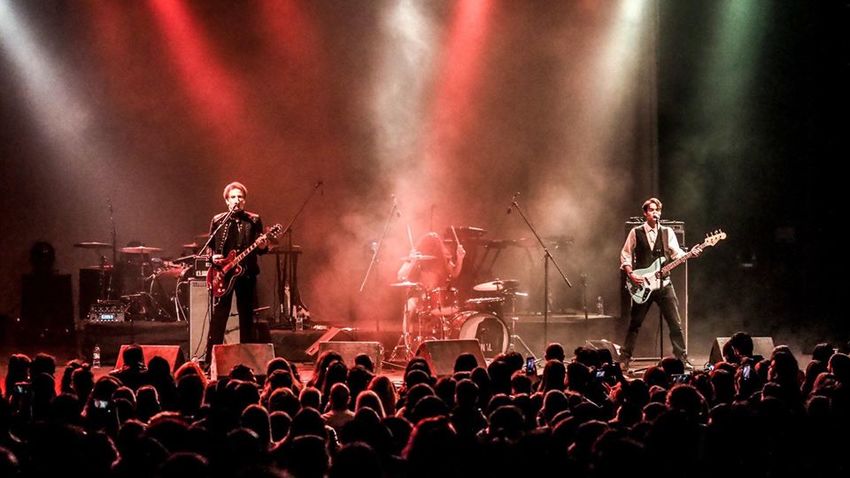 The Crashes live στο White Noise