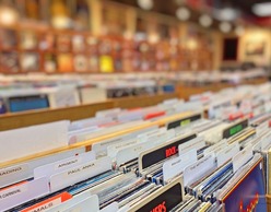 Το Vinyl Market ξανάρχεται στην Τεχνόπολη!