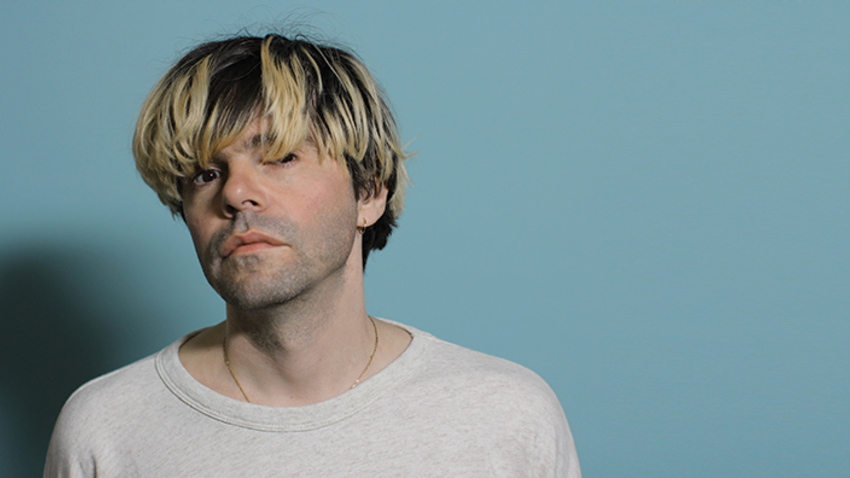 O Tim Burgess των The Charlatans στα SNFCC Sessions