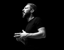 Live Looping με τον Αλκίνοο Ιωαννίδη στην «Μικρή Επίδαυρο»