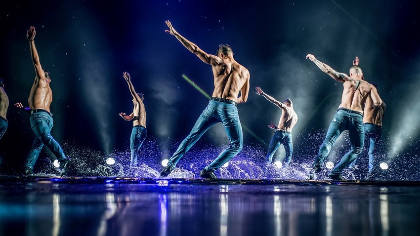 Ο «Χορός στην Βροχή» επιστρέφει στην Αθήνα… | DANCING IN THE RAIN 3