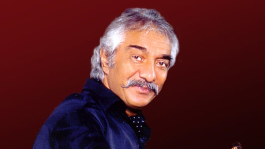 Ο Κώστας Χατζής στο Half Note
