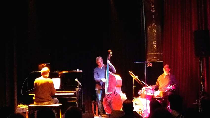 B.Y.S. TRIΟ – Tribute to Charlie Haden