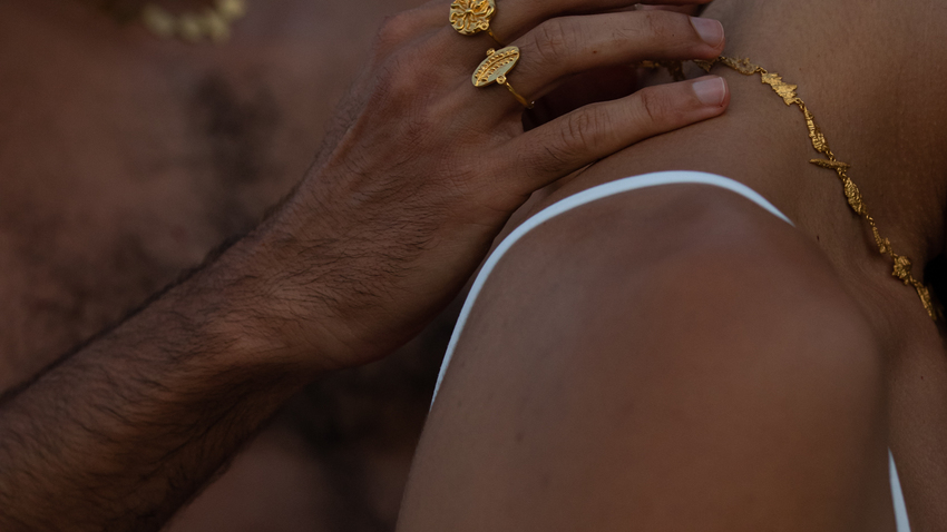 SHALES A tribute to the Cycladic summer - HRIAM