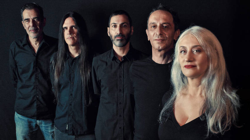 A FAMILY GATHERING: Thee Holy Strangers, Fuzzrider και The Jet Black