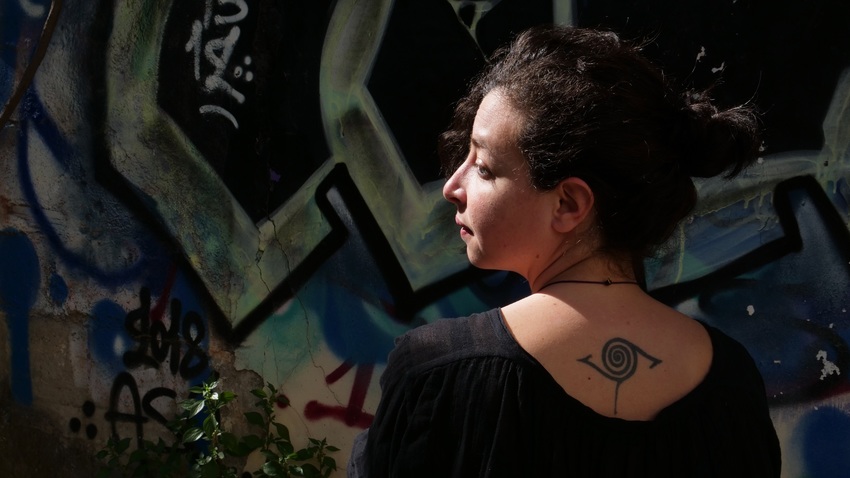“Pénte” – Flugen (featuring Alexis Bolosis & Natalia Manta)