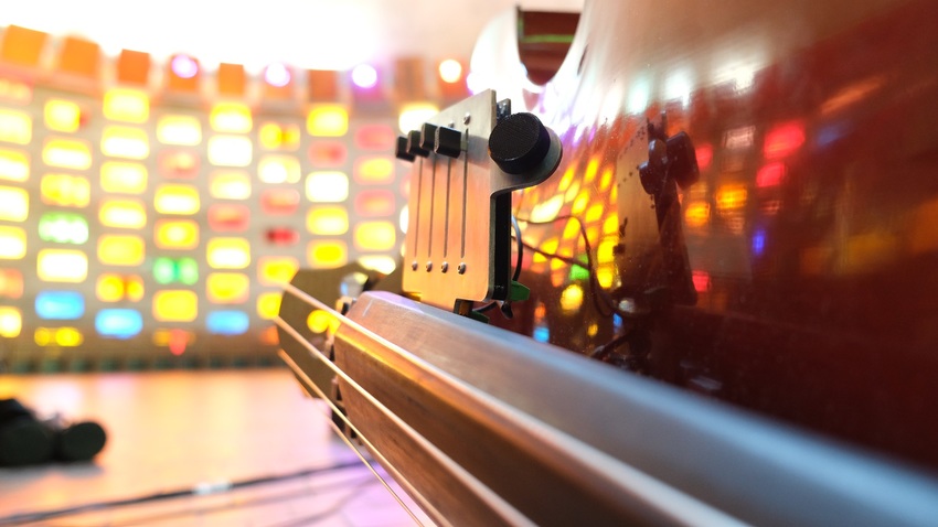 Feedback String Instruments