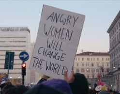 Αδέσποτα Κορμιά | Ένα ντοκιμαντέρ της Ελίνας Ψύκου