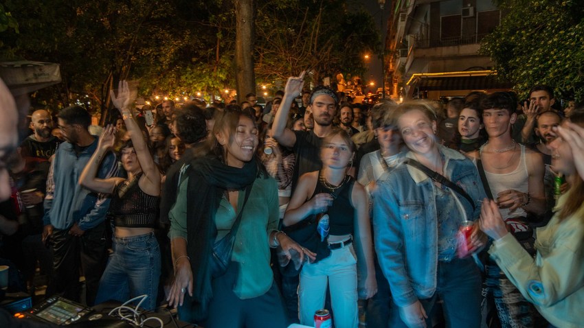 Street Parties και Music Sessions από το Reverb σε πλατείες της Αθήνας