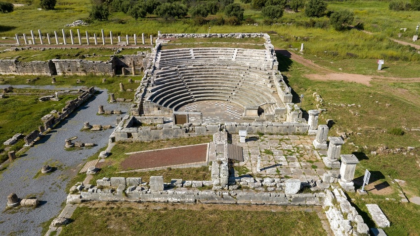 Ο Λεωνίδας Καβάκος στο Αρχαίο Θέατρο Μεσσήνης