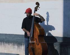 Jazz στο Μουσείο: Petros Klampanis 