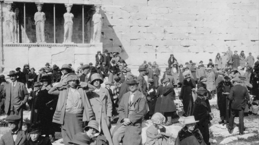 «Η Αθήνα του Μεσοπολέμου 1922-1940» Ντοκιμαντέρ σε σενάριο-σκηνοθεσία της Μαρίας Ηλιού