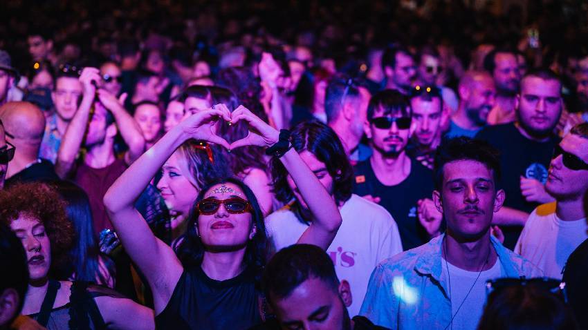 Athens Disco στη στοά Δραγατσανίου