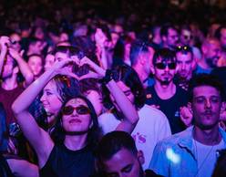 Athens Disco στη στοά Δραγατσανίου