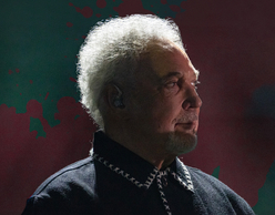 Ο Sir Tom Jones για πρώτη φορά ζωντανά στην Αθήνα! 