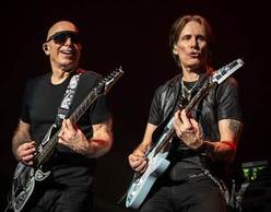 Surfing with the Hydra Tour | SATCHVAI :: Joe Satriani + Steve Vai