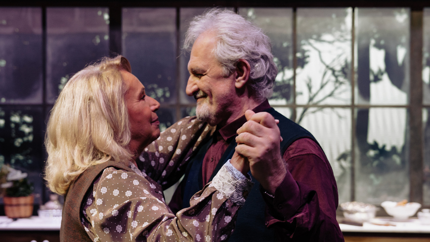 «Πριν ανοίξουμε φτερά» | Σκην.: Άννα Μαρία Παπαχαραλάμπους