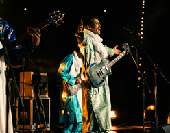 BOMBINO: O βραβευμένος Tuareg κιθαρίστας στην Αθήνα