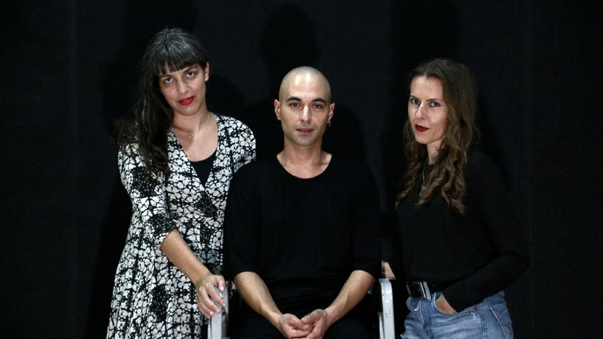 «Μέσα στο ναρκοπέδιο, μου είπαν πως θα μάθω να χορεύω»