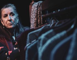 «Μια ζωή-Ο μονόλογος μιας μοδίστρας» με τη Νένα Μεντή