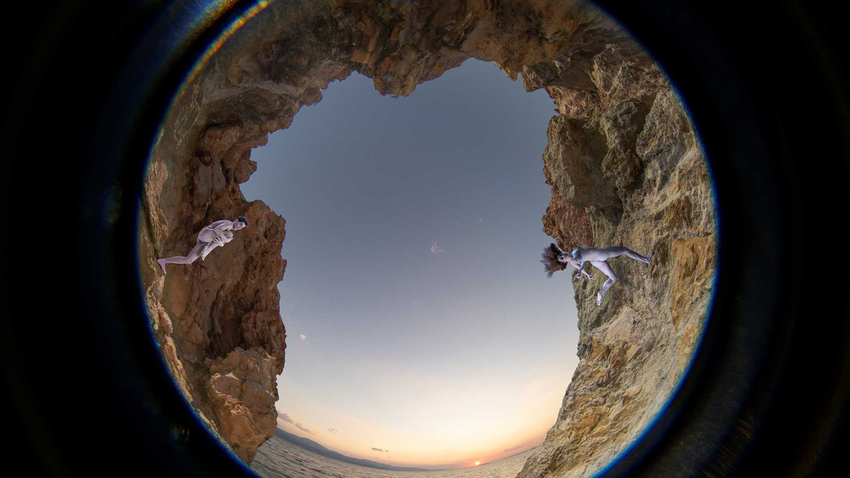 “Η Γη Γυρίζει, η Γη: Όλο Γυρίζει” του Δημήτρη (Τάκη) Βεκόπουλου 