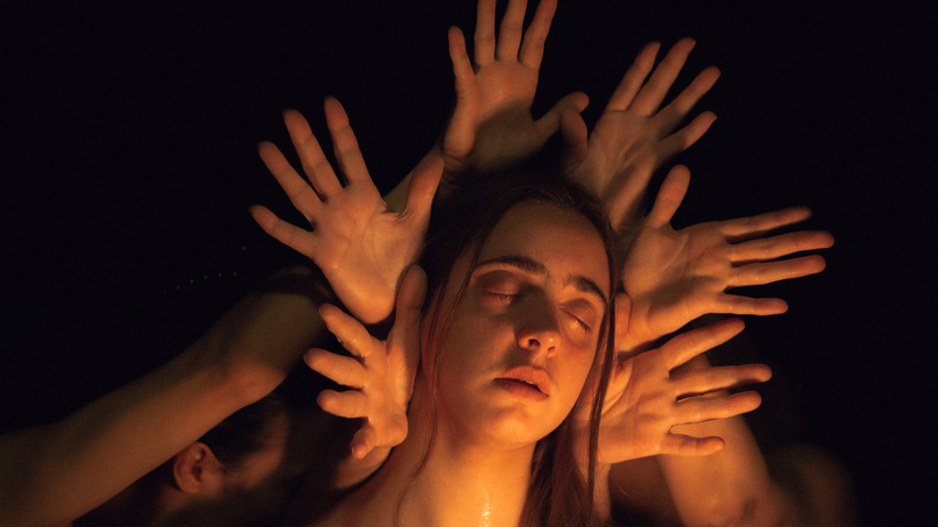 "Taverna Miresia - Mario, Bella, Anastasia" | Σκην.: Mario Banushi