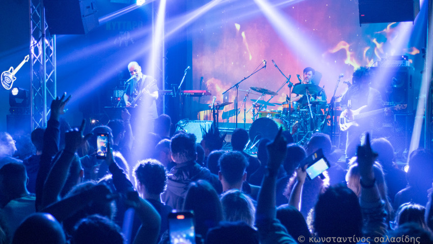 ΥΠΟΓΕΙΑ ΡΕΥΜΑΤΑ | MAGIC DE SPELL | ΔΗΜΗΤΡΗΣ ΜΗΤΣΟΤΑΚΗΣ (Ενδελέχεια) LIVE - The 90s UNION