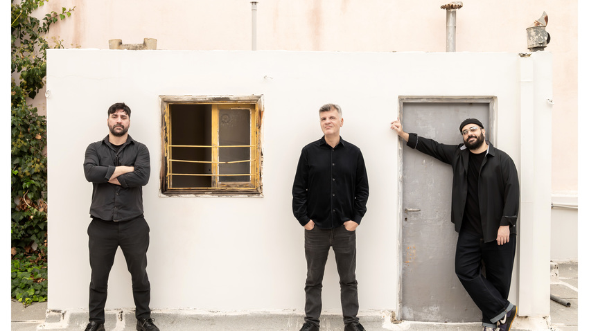 Φοίβος Δεληβοριάς "THREESOME" στο Κύτταρο