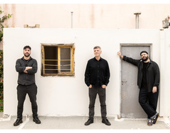 Φοίβος Δεληβοριάς "THREESOME" στο Κύτταρο