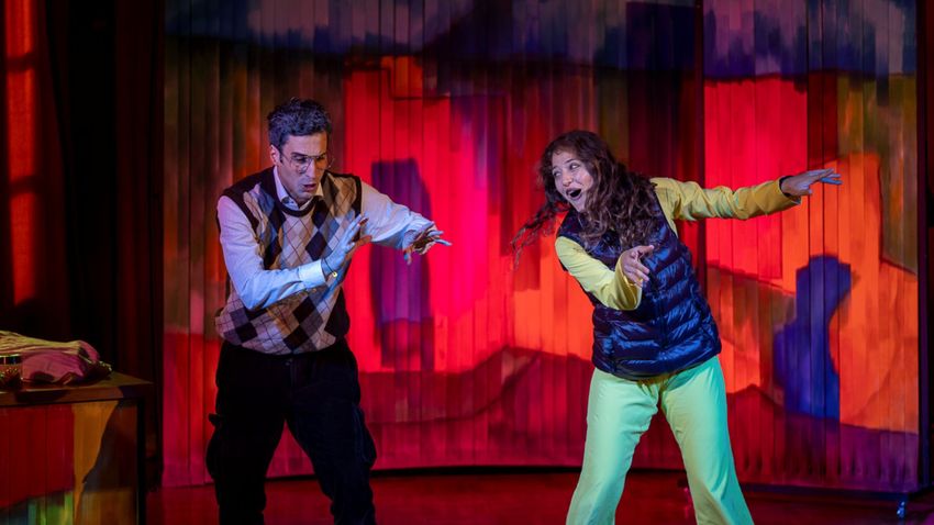 «Χορεύουμε;» | Ένα διαγενεακό θέατρο με χορό και μουσική για ηλικίες 2-5 και 65+ 