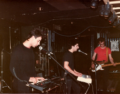 50 χρόνια πανκ ροκ 1976-2026 |   Panx Romana & Αδέλφια / Αντί… στο Immigraniada Festival