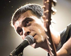 O Απόστολος Ρίζος στο Κύτταρο με “Ασκήσεις Τρυφερότητας”