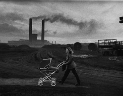 Life, Death and Everything in Between του Sir Don McCullin 