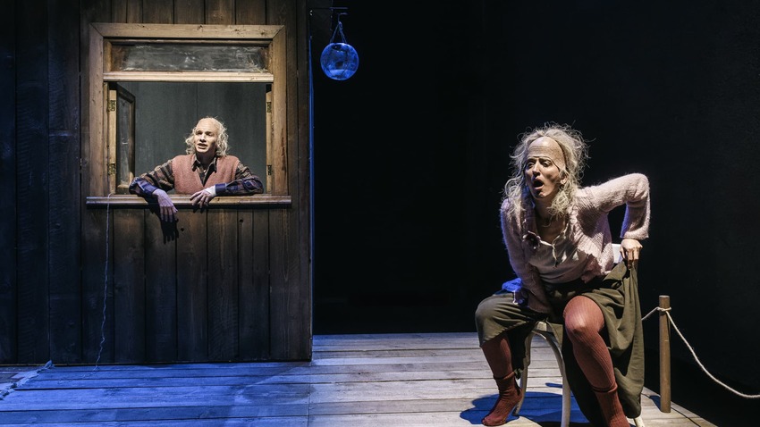 «Οι Καρέκλες» του Ε. Ιονέσκο | Σκην.:  Π. Παπαδόπουλος, Μ. Διακοπαναγιώτου