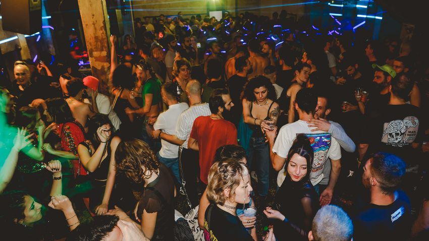 NEEDLESS Clubnight στο Ρομάντσο