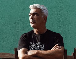 Ο Δημήτρης Μυστακίδης έρχεται και τον Μάρτιο στο Σταυρός του Νότου Club! 