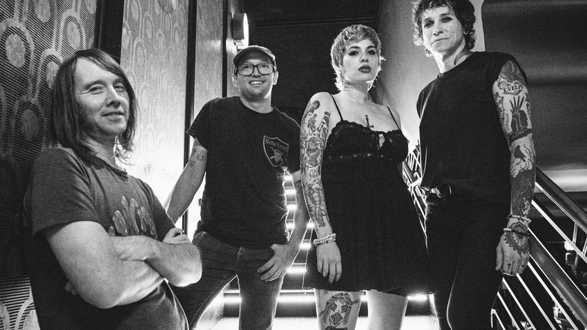 LAURA JANE GRACE & BAND live στο ΙΛΙΟΝ Plus