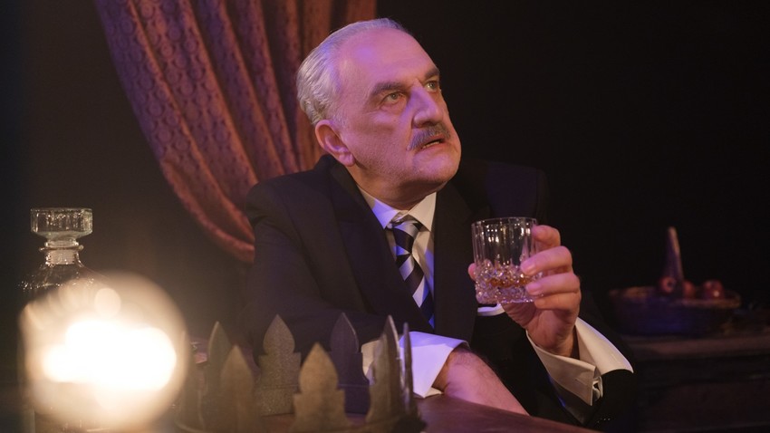 Barrymore: Η Άνοδος και η Πτώση ενός ειδώλου