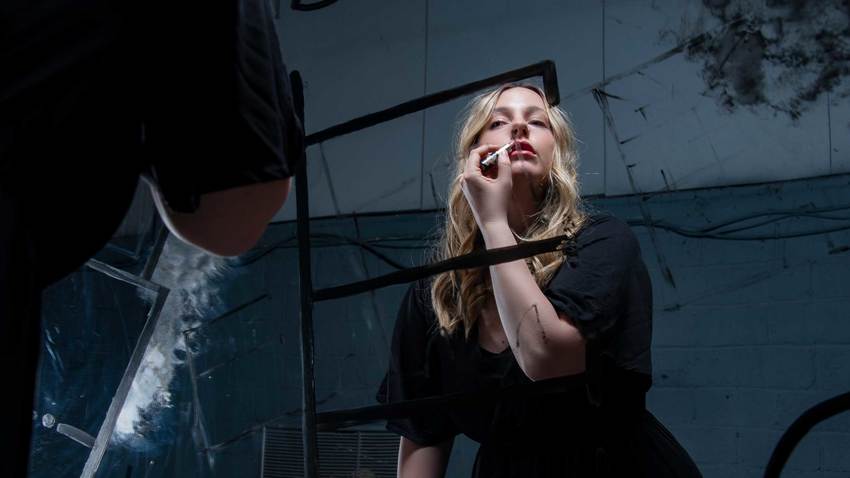  «Μπουμπουλίνας 18» | Σκην: Σοφία Καραγιάννη